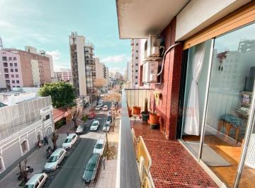 Departamento · 86m² · 4 Ambientes · Departamento de 4 Ambientes Muy Luminoso