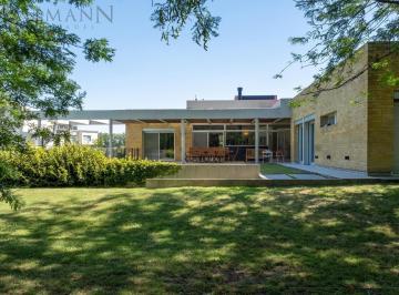 Casa · 240m² · 6 Ambientes · 6 Cocheras · Casa en Venta 6 Ambientes Estancias Golf