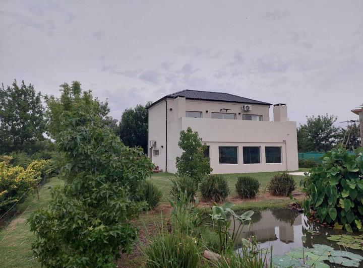 Casa · 200m² · 4 Ambientes