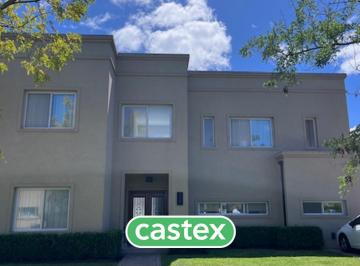 Casa · 176m² · 5 Ambientes · 2 Cocheras · Casa en Venta en El Cantón Golf, Escobar