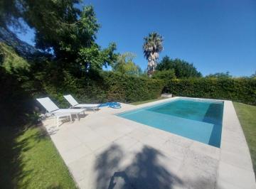 Casa · 230m² · 8 Ambientes · 6 Cocheras · Casa en Alquiler en Campo Grande Pilar