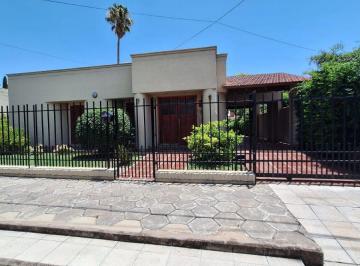 Casa de 3 ambientes, Villa María · Venta: Gran Casa con Lote de 644 m², Calle Saenz Peña 550 en Barrio Palermo.