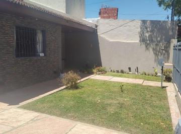 Casa · 493m² · 6 Ambientes · 3 Cocheras · Casa 6 Ambientes Barrio Alcorta Moreno