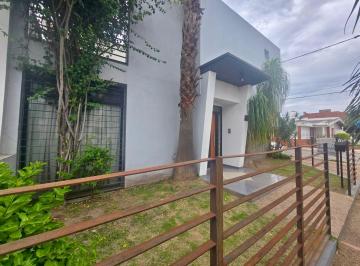 Casa de 7 ambientes, Córdoba · Importante Casa Esquina a Mt Av Sabatini
