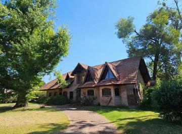 Casa · 387m² · 10 Ambientes · 6 Cocheras · Casa en Venta en Maschwitz Country Club, Escobar, G. B. a. Zona Norte