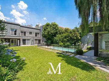 Casa · 440m² · 8 Ambientes · 2 Cocheras · Casa Doble Frente, Belgrano, Jardín 260 m², Pileta, Quincho, 4 Dorm en Suite, Playroom, Cocheras