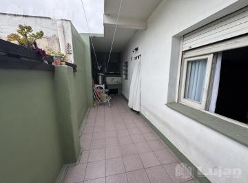 PH · 70m² · 4 Ambientes · Venta PH en Mataderos Barrio Naón 4 Ambs con Patio