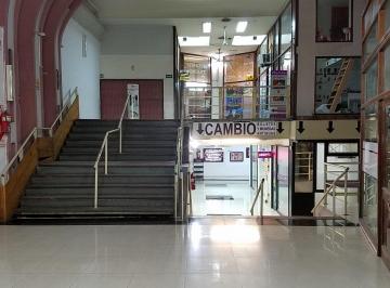 Local comercial · 13m² · 1 Ambiente · Amplio Local en Galería, Plaza San Martín