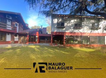 Casa · 240m² · 9 Ambientes · 8 Cocheras · Casa en Luis Guillon - 8 Dorm. - Ideal Emprendimiento