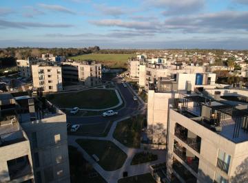 Departamento · 82m² · 3 Ambientes · 1 Cochera · Departamento en Venta de 2 Dorm. en Ocho Sauces