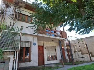Casa · 200m² · 4 Ambientes · 2 Cocheras · Casa en Venta - 3 Dorm. 2 Baños - Mar del Plata