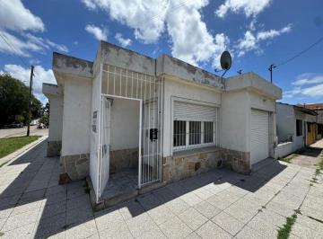 Casa · 120m² · 3 Ambientes · 1 Cochera · Casa en San Cayetano