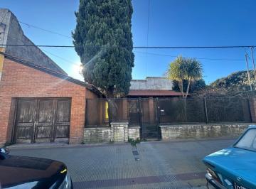 Casa · 107m² · 4 Ambientes · 1 Cochera · Casa en Venta - 3 Dorm. 2 Baños - 556 m² - Tandil