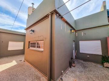 PH · 70m² · 4 Ambientes · PH en Moron 4 Ambientes en Venta, Oportunidad!
