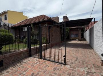 Casa · 97m² · 4 Ambientes · 2 Cocheras · Casa en Venta en Pilar Centro, Pilar, G. B. a. Zona Norte