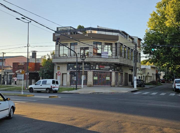 Local comercial · 200m²
