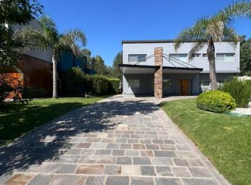 Casa · 349m² · 7 Ambientes · 3 Cocheras · Alquiler Casa 6 Dorm. Terralagos Canning