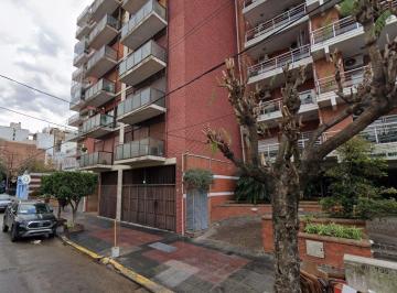 PCI-PCI-1143_2 · 2 Amb con 2 Patios Bajas Expensas a m Plaza Mitre