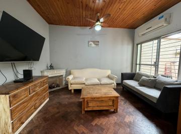 Casa · 130m² · 6 Ambientes · Venta Casa en Barrio Belgrano - 3 Dorm.