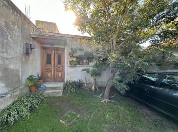 Casa · 70m² · 3 Ambientes · 1 Cochera · Casa en Venta Villa Elisa 2 Dorm.