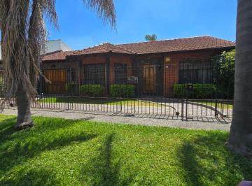 Casa de 4 ambientes, Ituzaingó · Ituzaingo Norte, imponente Chalet 4 Amb C/piscina y Gran Parque!