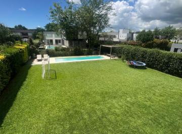 Casa de 6 ambientes, Berazategui · Casa en Venta en Fincas de Hudson