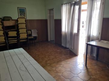 PH de 4 ambientes, Quilmes · Casa en Planta Alta Sobre Av 12 de Octubre.
