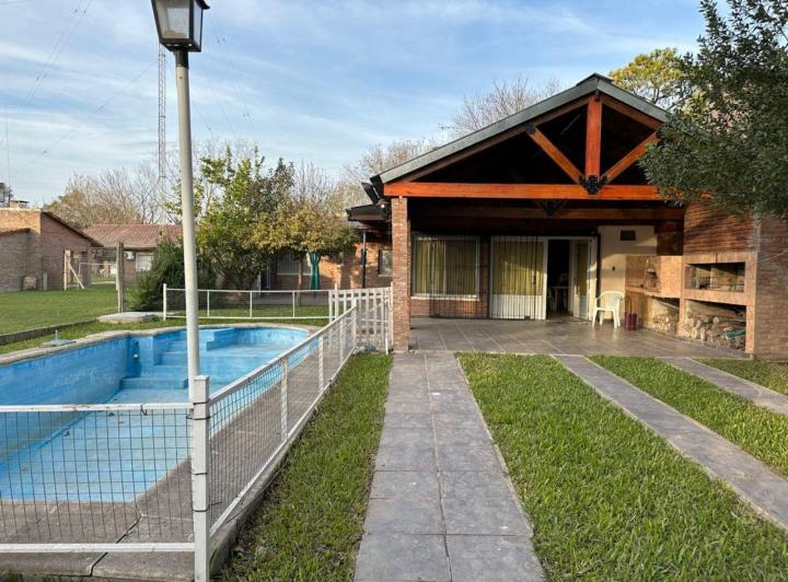 Casa · 390m² · 4 Ambientes · 1 Cochera