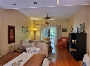 Casa · 370m² · 8 Ambientes · 2 Cocheras · Casa Multifamiliar con Casa 5amb/ph 3 Amb y Mono/ Doble Cochera/jardin
