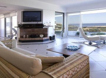 Departamento · 169m² · 5 Ambientes · 2 Cocheras · Alquiler de 3 Dorm. en Aguas Azules