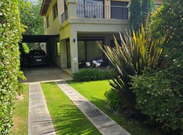 Casa de 6 ambientes, Guaymallén · Casa en Venta, Barrio Privado Club de Campo Mendoza.