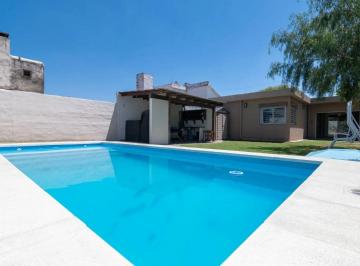 Casa · 245m² · 1 Ambiente · 2 Cocheras · Venta Casa 3 Dorm. C/ Pileta Villa Belgrano, cordoba