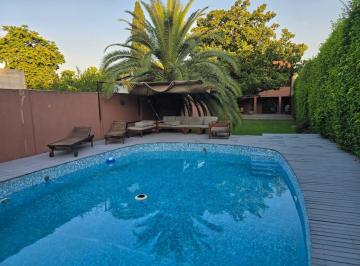 Casa · 237m² · 5 Ambientes · 2 Cocheras · Casa en Venta en San Antonio de Padua 5 Ambientes