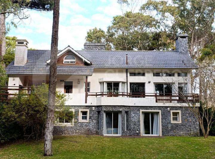 Casa · 170m² · 4 Dormitorios