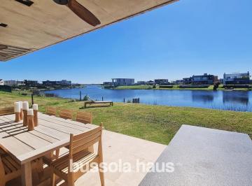 Casa · 215m² · 6 Ambientes · 6 Cocheras · Casa en Venta de 6 Ambientes Costas Puertos Escobar