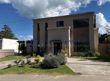 DEI-DEI-2017_2 · Casa 3 Dorm. con Pileta en Venta en Pinamar Zona Centro
