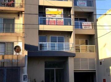 Departamento de 2 ambientes, Lanús · En Alquiler - Depto Luminoso 2 Amb con Amenities y Cochera