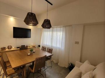 Casa · 80m² · 3 Ambientes · 1 Cochera · Impecable Casa en Venta Completamente Refaccionada a Nuevo