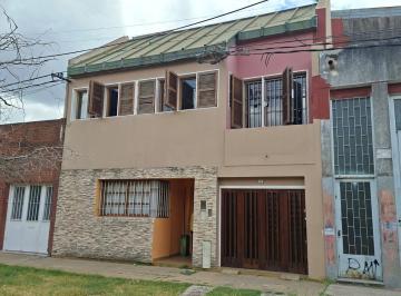PH · 106m² · 5 Ambientes · 1 Cochera · PH de 2 Dorm. en Planta Alta con Cochera