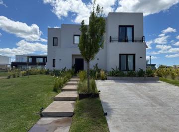 Casa · 185m² · 5 Ambientes · Casa en Venta en Puertos, Escobar, G. B. a. Zona Norte