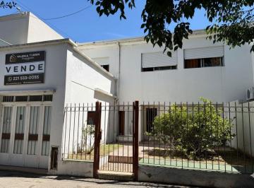 Casa · 197m² · 6 Ambientes · 1 Cochera · Casa en Venta en La Plata