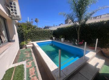 Casa · 170m² · 3 Dormitorios · 2 Cocheras · Alquiler Temporario, Para 8 Personas, Villa Carlos Paz