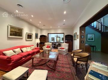 Casa · 308m² · 7 Ambientes · 5 Cocheras · Sólido Chalet Inglés en Inmejorable Sector de Florida - Lote Propio de 600 m²