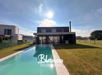 Casa · 276m² · 6 Ambientes · 1 Cochera · Casa en Venta en Pilará, La Calesa, Pilar, G. B. a. Zona Norte