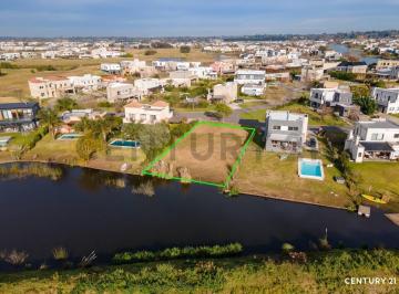 Terreno , Escobar · Terreno de 802 m² en Venta en El Cantón / Golf a Espejo de Agua