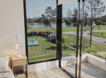 Casa · 198m² · Venta de Casa a Estrenar - 3 Dorm. - Pileta