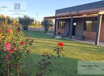 Casa · 121m² · 4 Ambientes · 3 Cocheras · Casa en Las Paredes - Villa Aurora