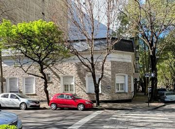 Casa · 255m² · 6 Ambientes · 1 Cochera · Casa - La Plata