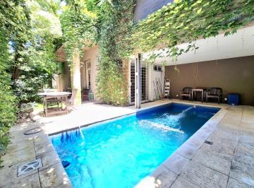Casa de 4 ambientes, Parque Chas · Casa C/jardín y Pileta - Moscú Al 5200 - Parque Cha