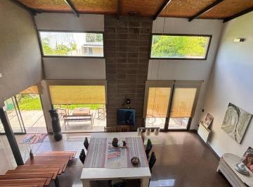 Casa · 293m² · 5 Ambientes · 2 Cocheras · Venta de Casa en Gonnet